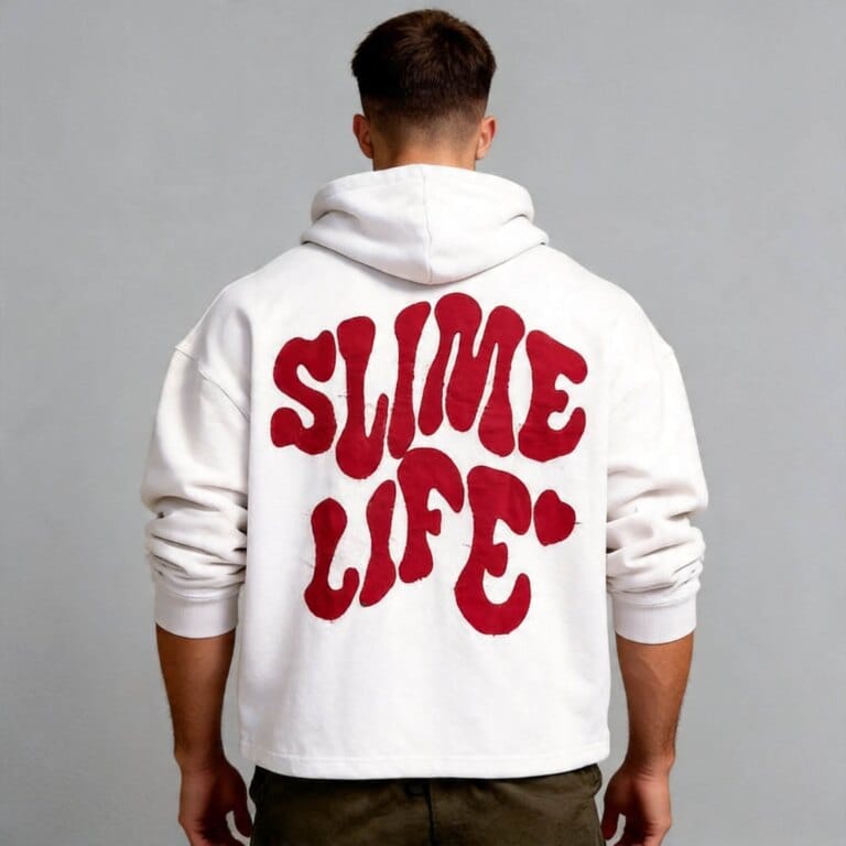 jimeng 2026 04 16 1243 模特1 穿上白色连帽衫2 ，生成背面上半身照，衣长与模特3 原穿着长度一致，保留...