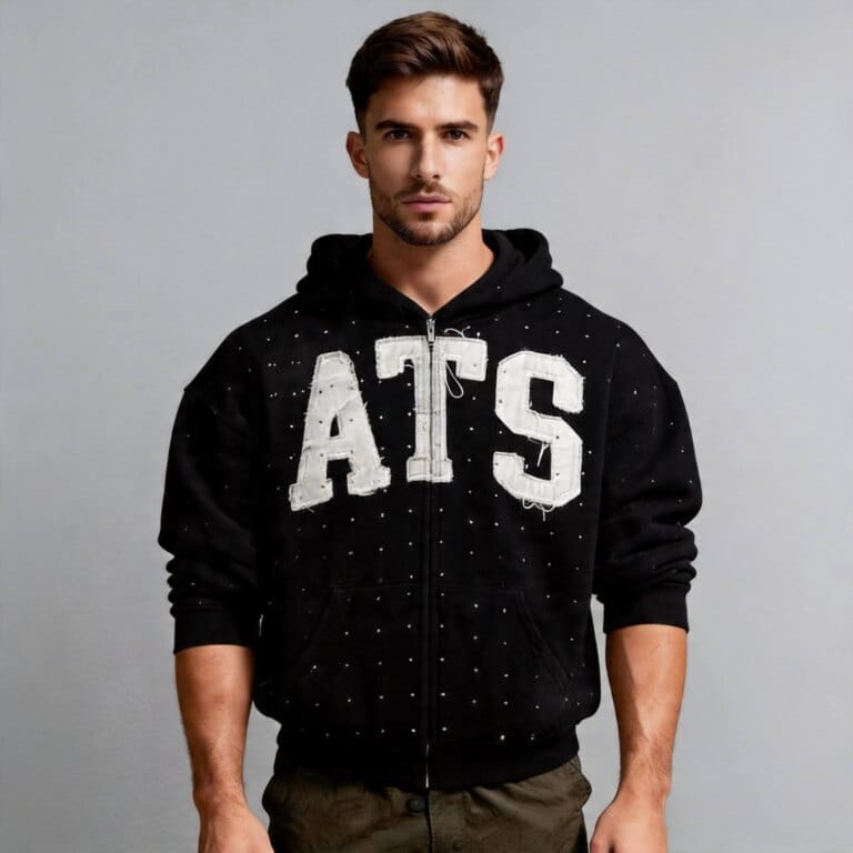 jimeng 2026 04 16 2290 模特1 穿上黑色连帽衫2 ，生成正面上半身照，衣长与模特3 原穿着长度一致，保留...